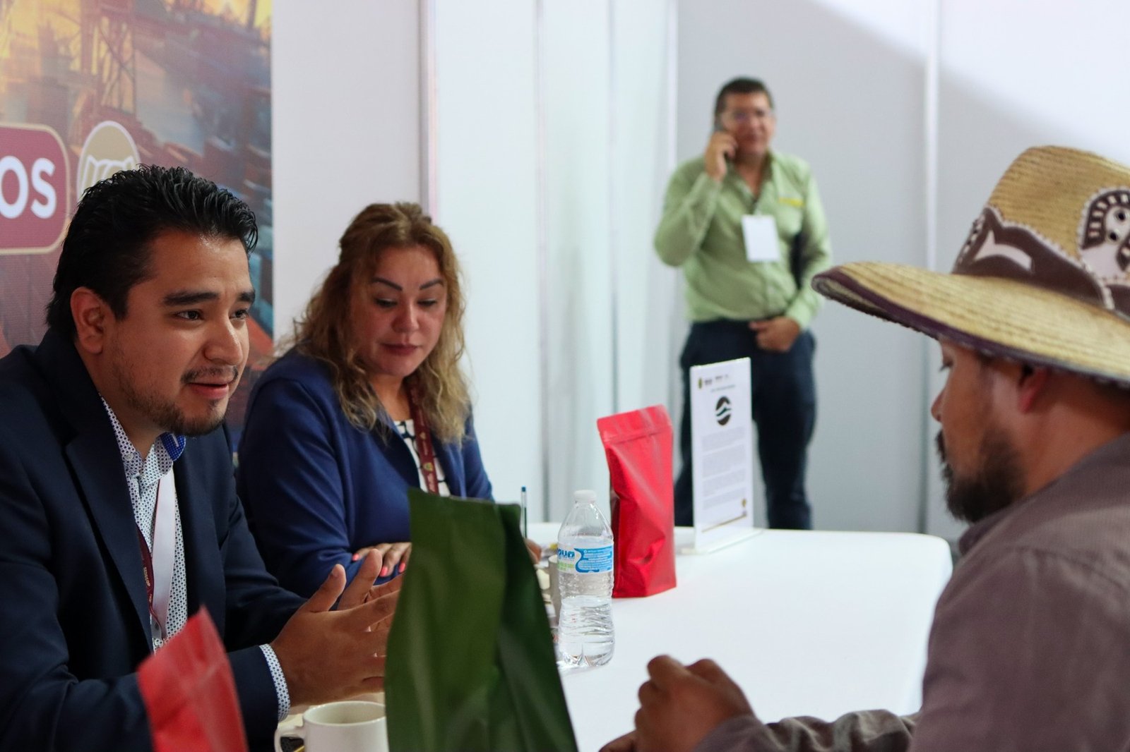 Escuchando a productores en el evento SEDECOP Veracruz te Impulsa